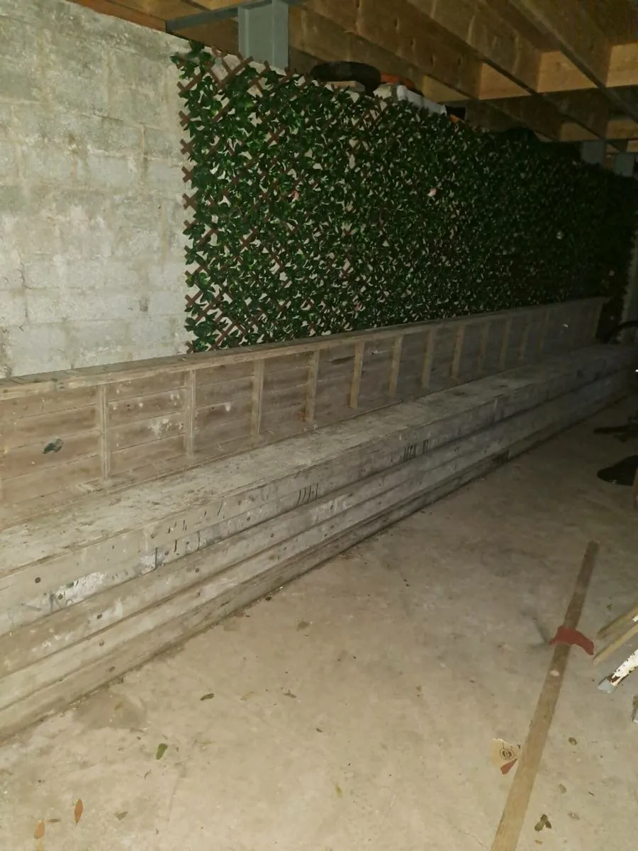 Light staging wooden beams - Image 1