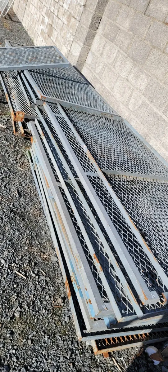 Steel cages - Image 1