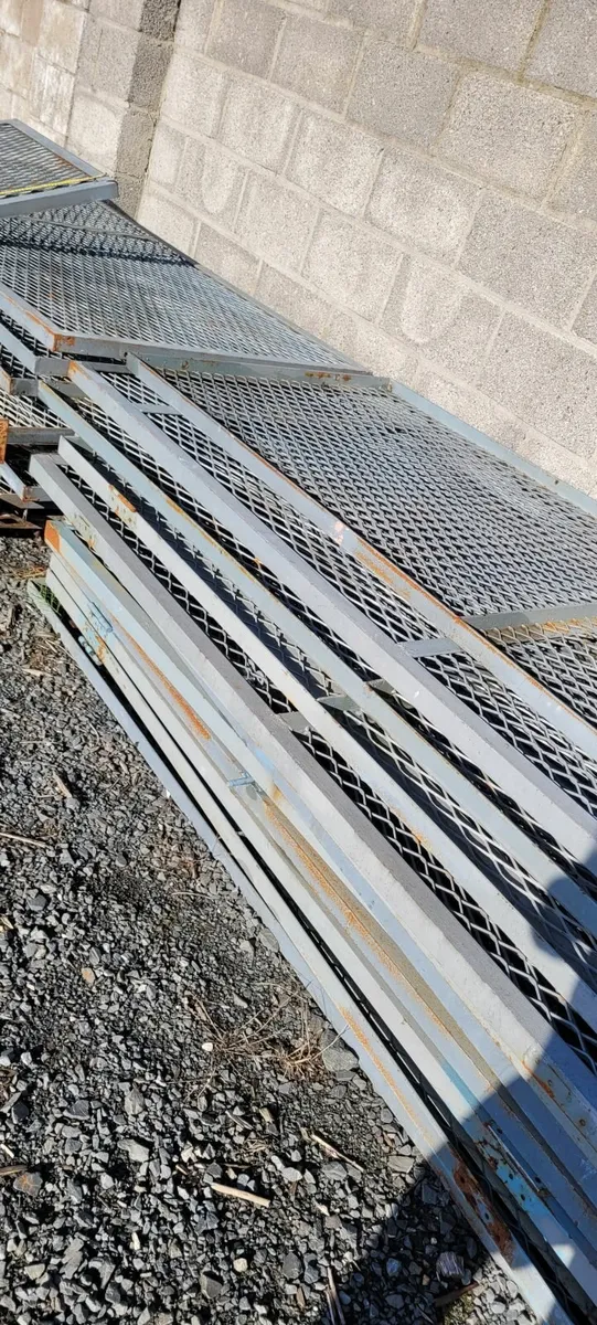 Steel cages - Image 2