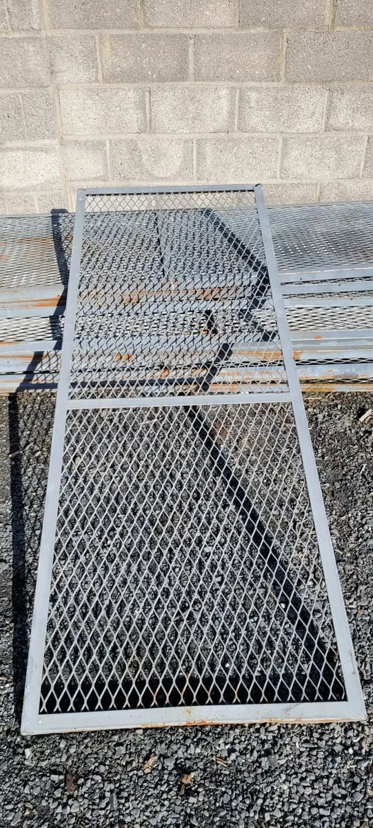Steel cages - Image 3
