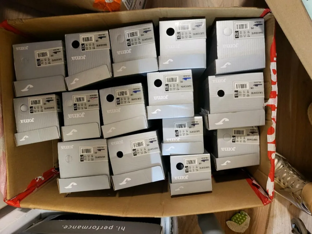 Sandals, sliders, flip-flops JOB LOT - Image 2