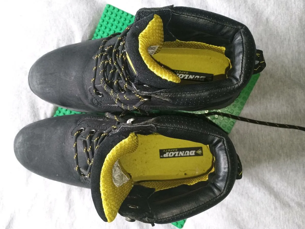 Dunlop safety steel toe boots - Image 3