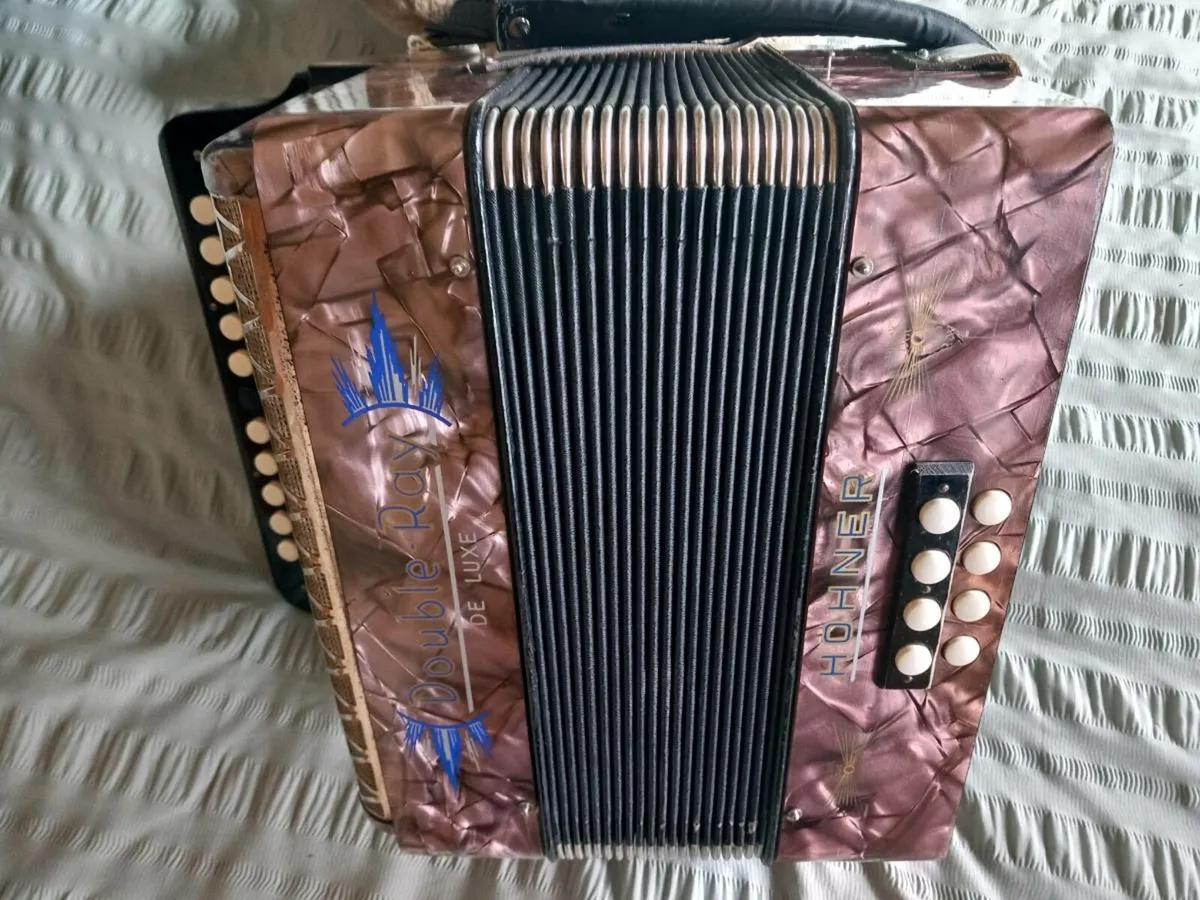 Hohner button accordion - Image 1