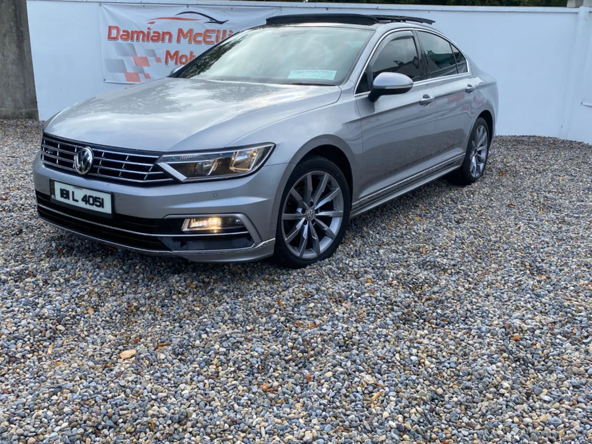 2018 Volkswagen Passat R-Line - Image 4