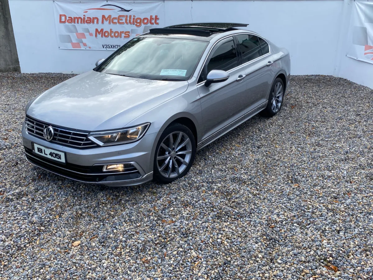 2018 Volkswagen Passat R-Line - Image 2