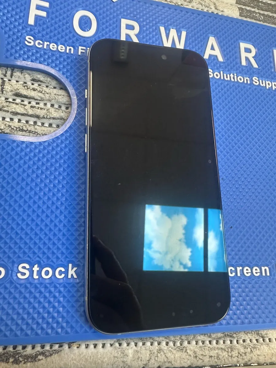 iPhone 15 - Image 1