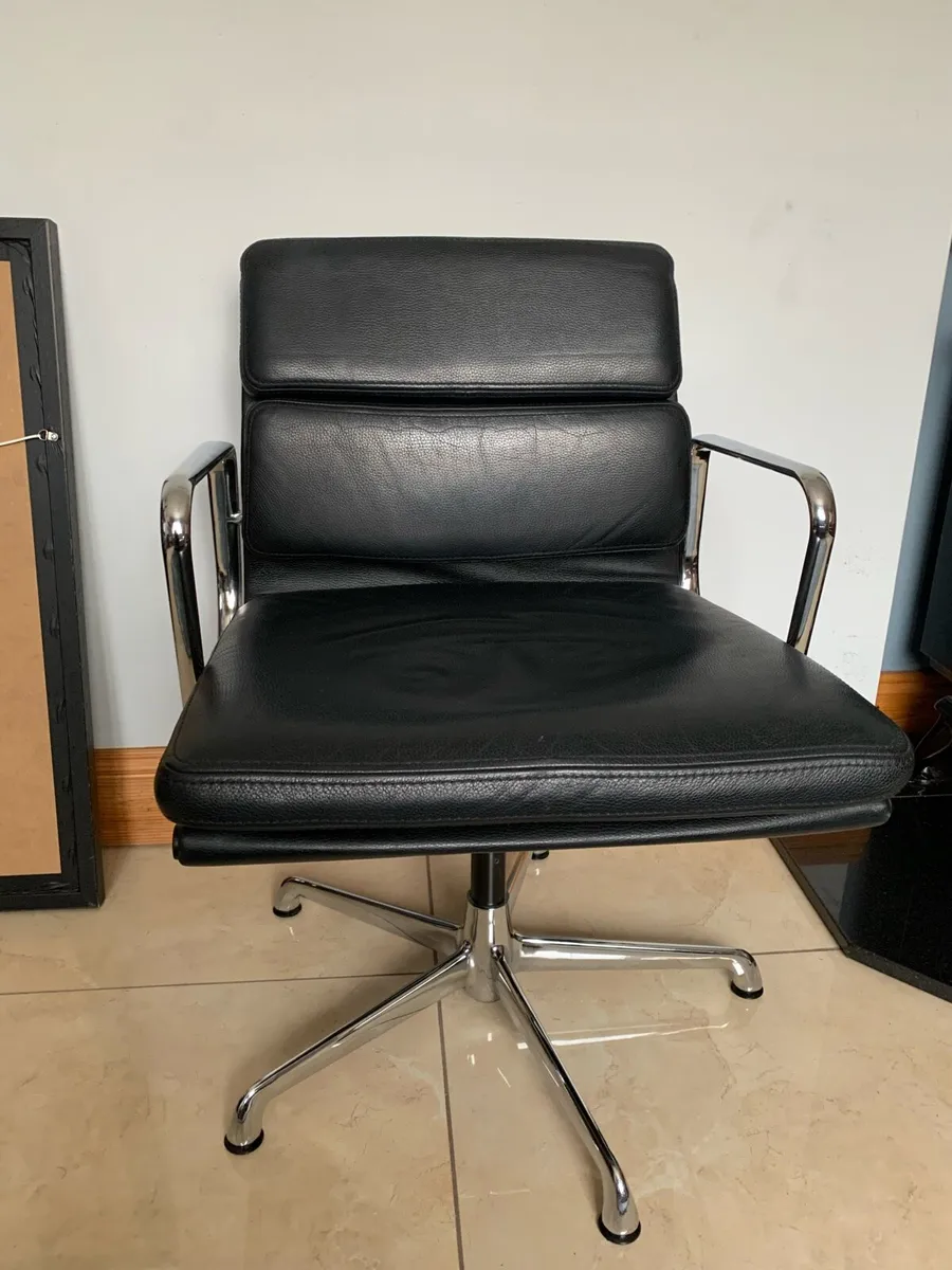 ICF conference chairs (4)Eames design. - Image 2