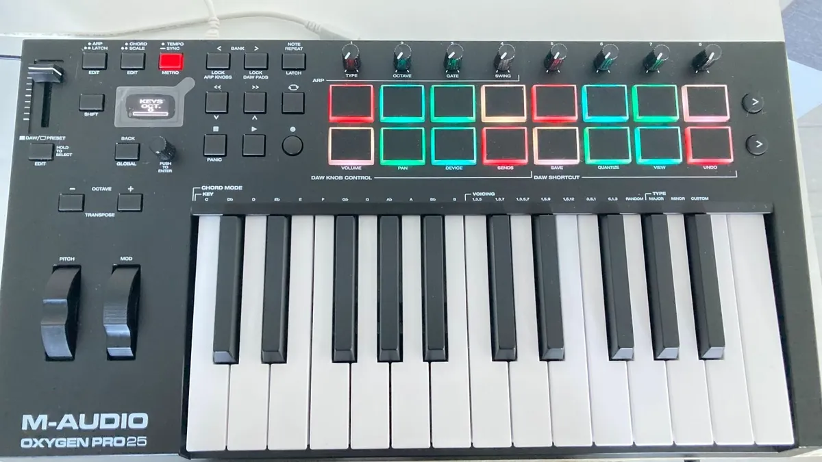 M-Audio Oxygen Pro 25 - Like-New USB MIDI Keyboard - Image 2