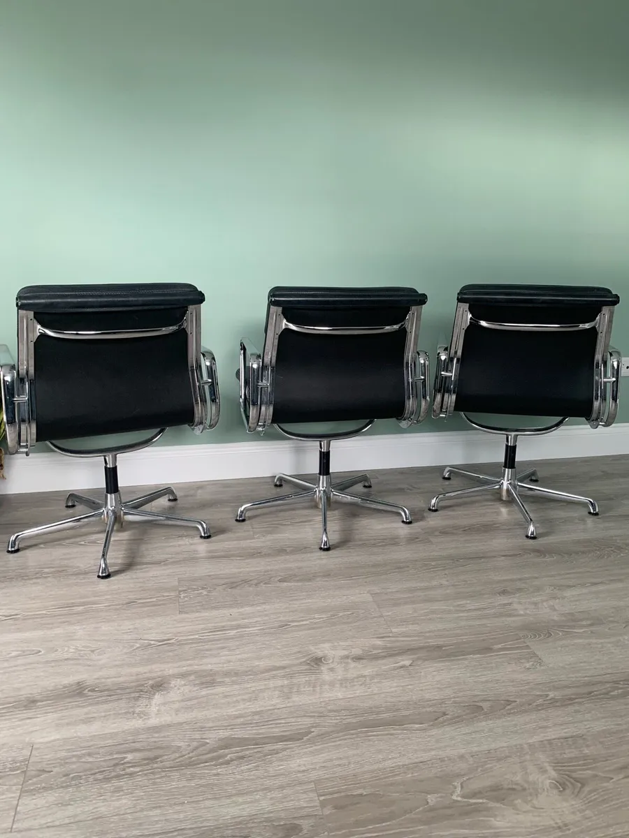 ICF conference chairs (4)Eames design. - Image 4