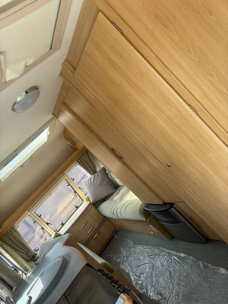 Caravan - Image 4
