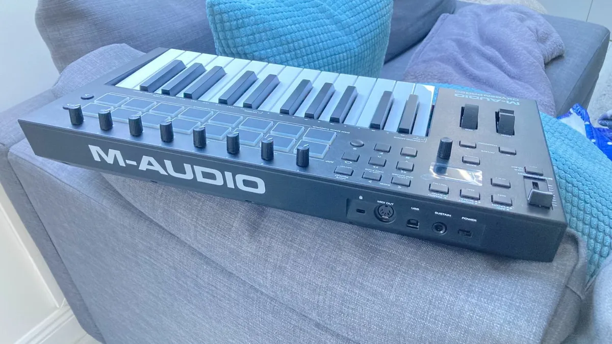 M-Audio Oxygen Pro 25 - Like-New USB MIDI Keyboard - Image 3