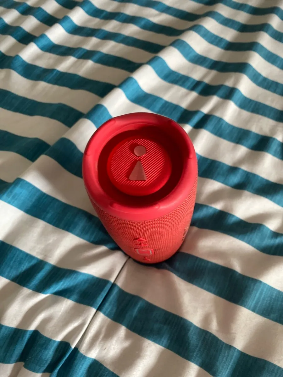 JBL Charge 5 speaker - Image 4