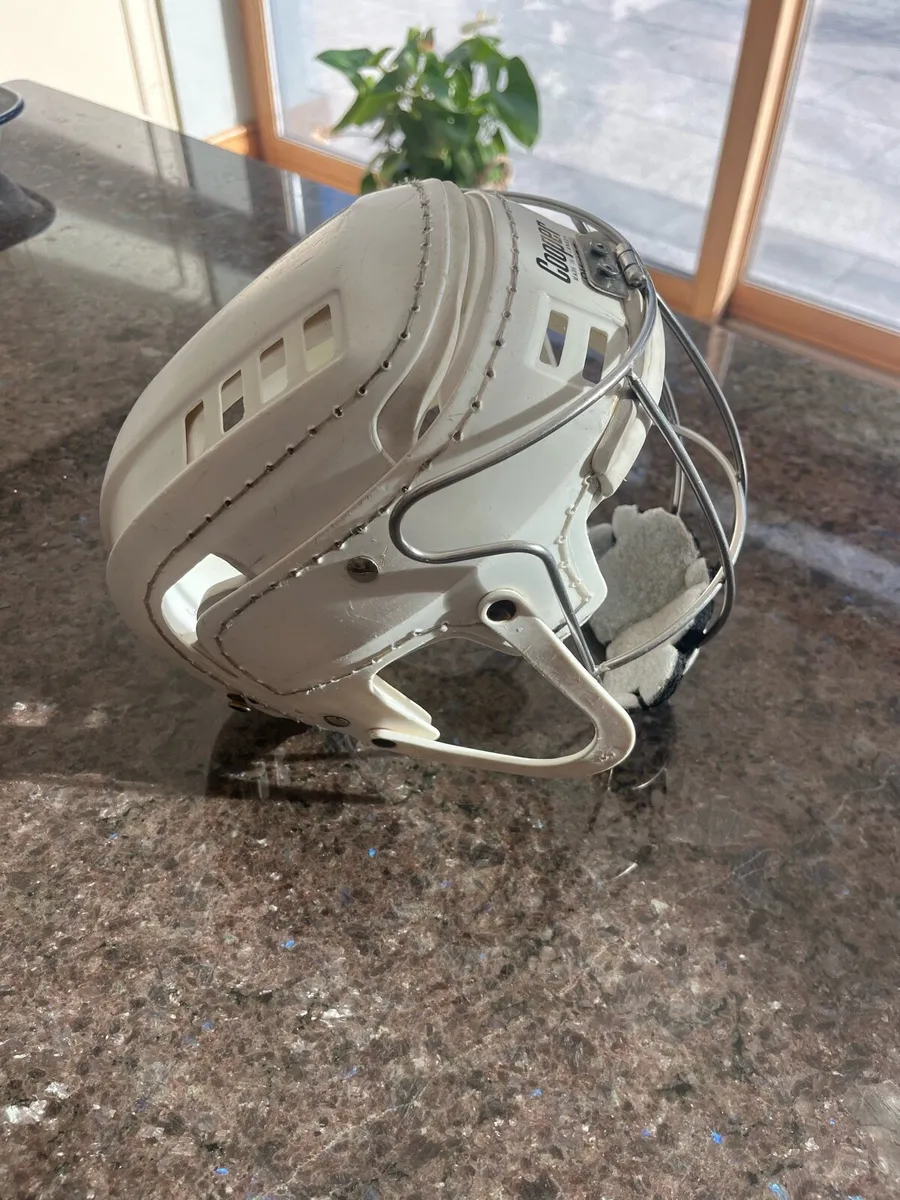 White cooper helmet - Image 2