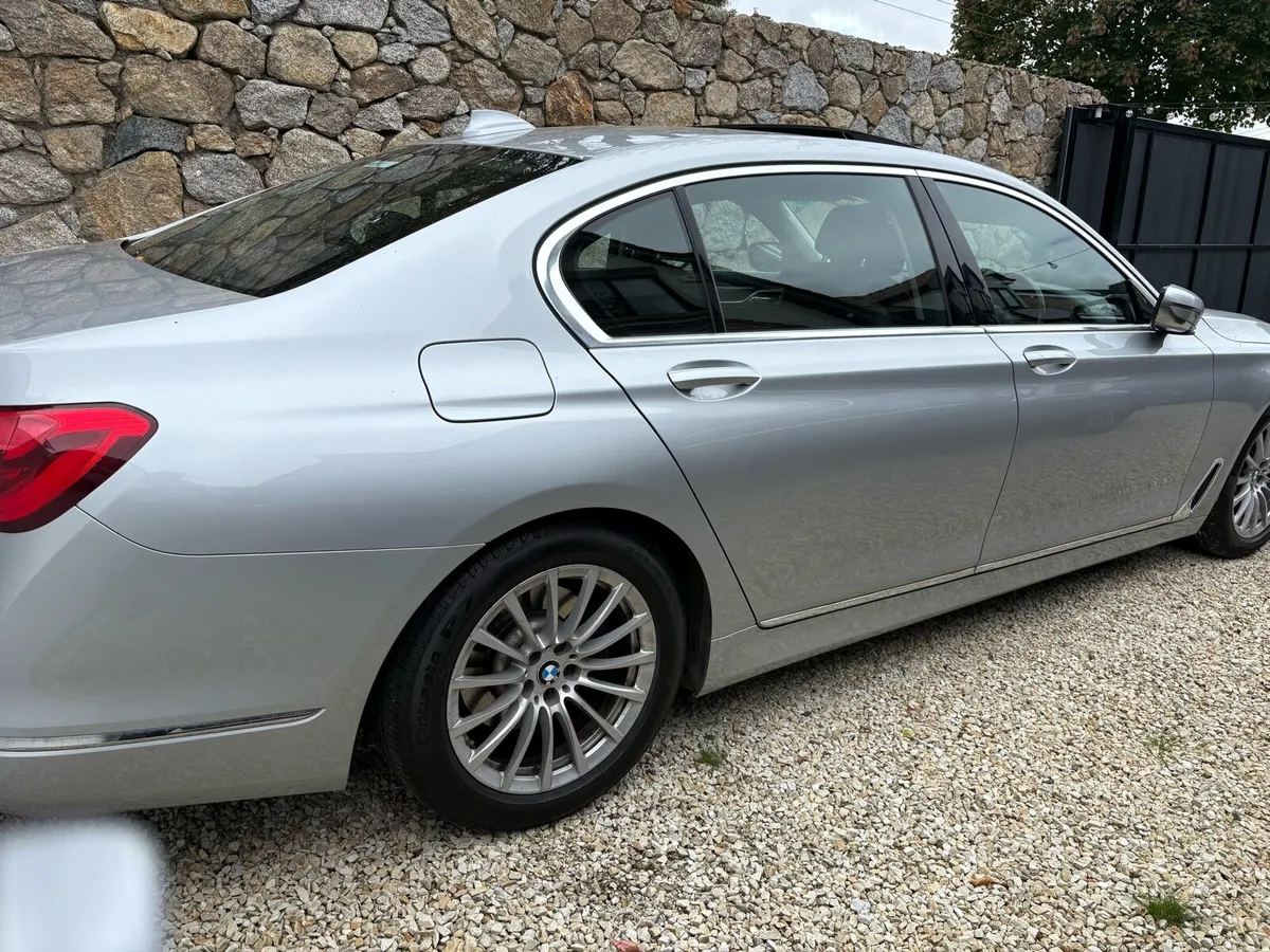 BMW 730Ld **LONG WHEEL BASE** - Image 2