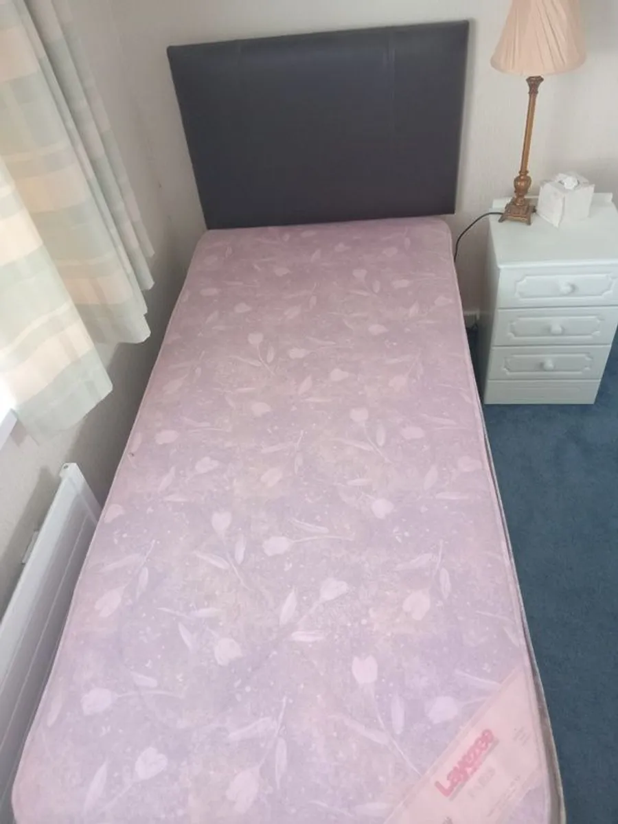 Single bed - Image 2