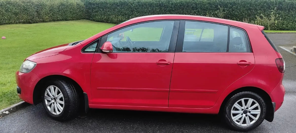 Volkswagen Golf 2011 - Image 2