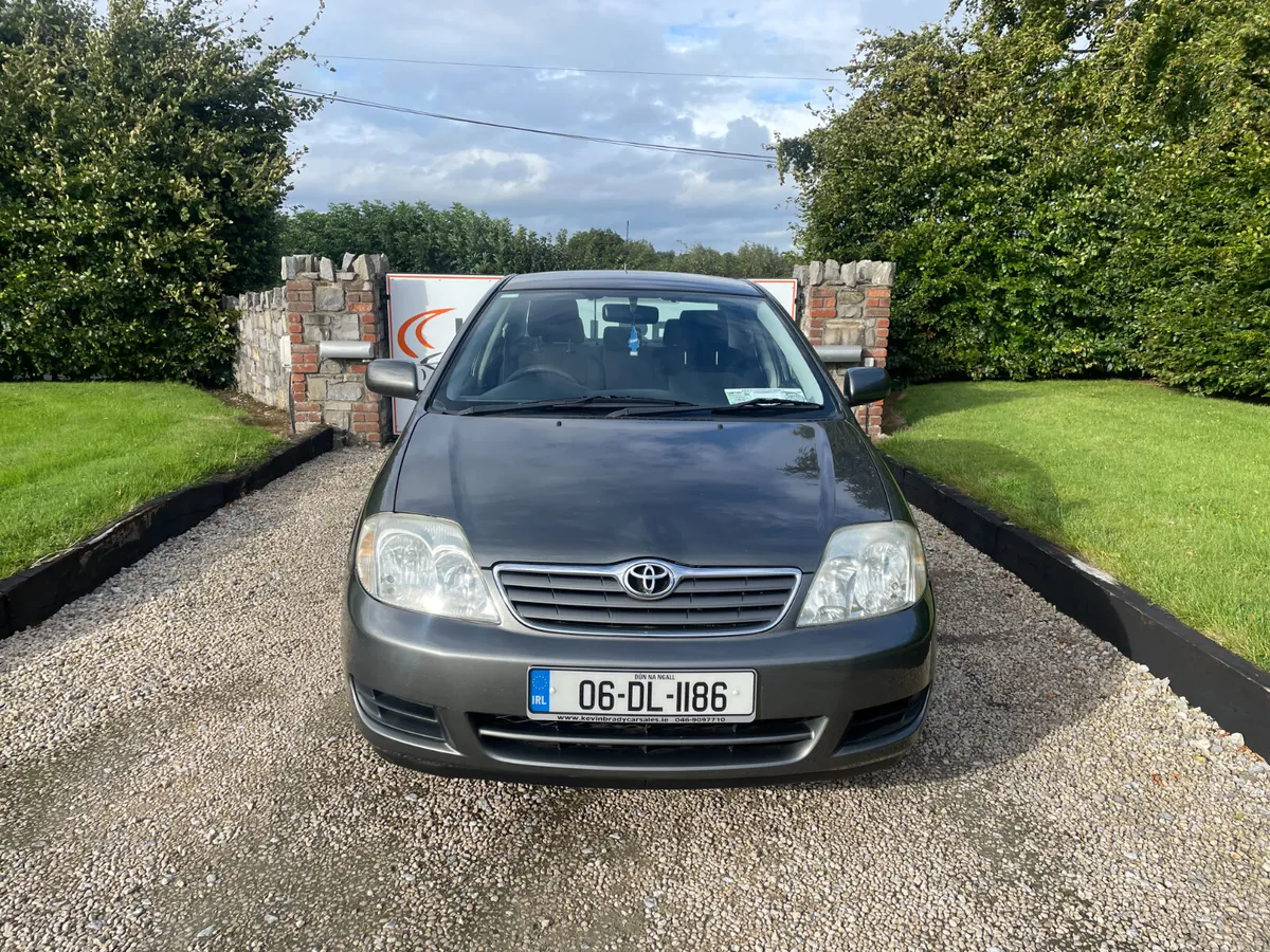 TOYOTA COROLLA 1.4 TERRA MODEL SALOON 2006. - Image 2