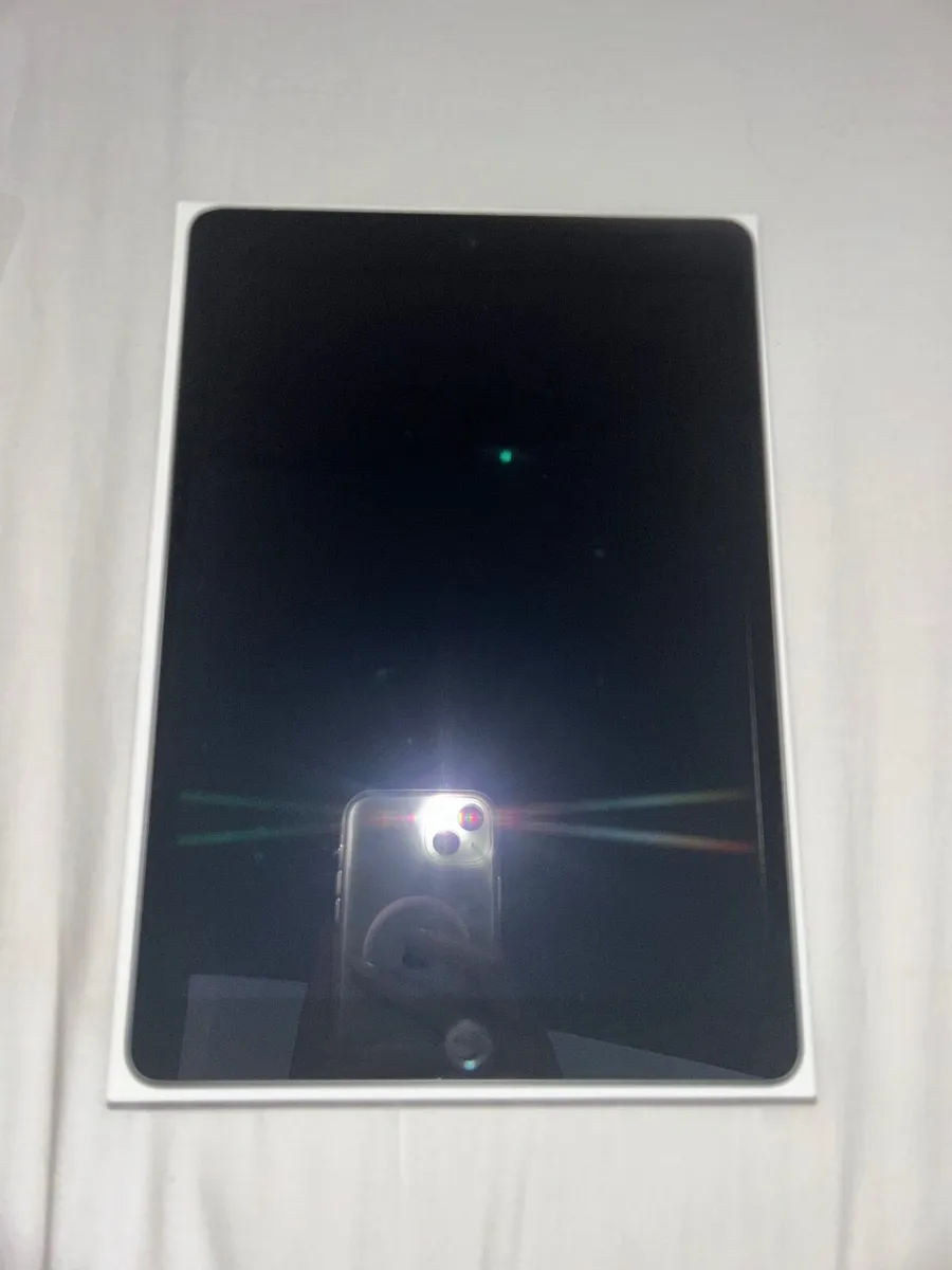 Ipad (9th generation) Wi-Fi Space Grey - Image 2
