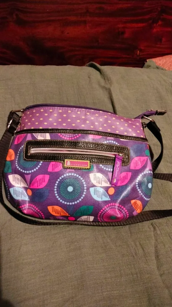 Lily Bloom cross over bag, like new. - Image 1