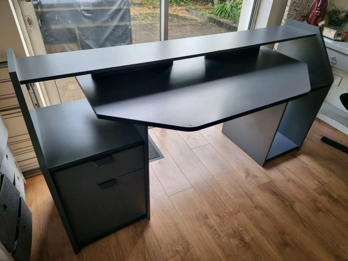 Office/Gaming Desk - Image 1
