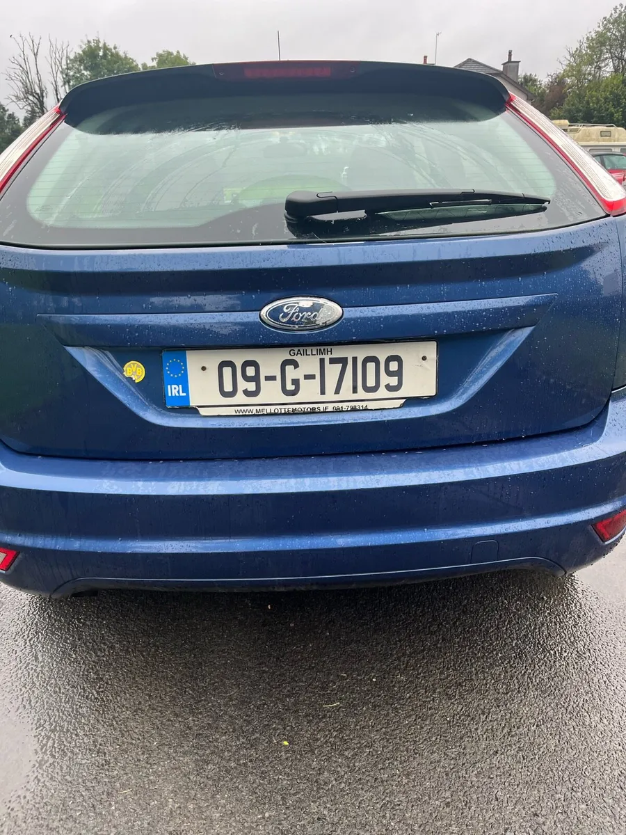 Ford Focus 2009 - Image 2
