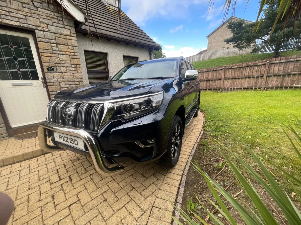 Toyota Land Cruiser Invincible 2018 - Image 4