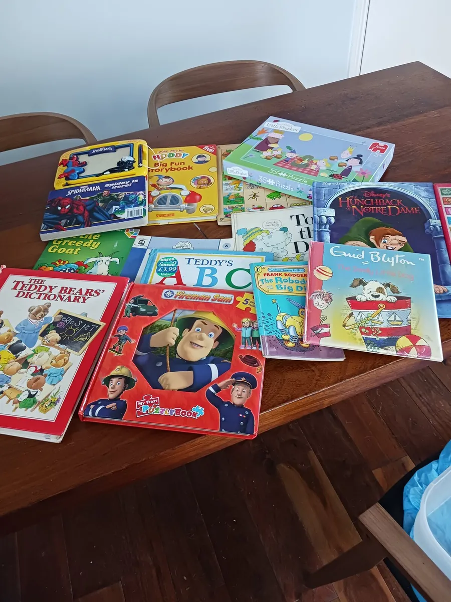 Kids toys and books - Image 2