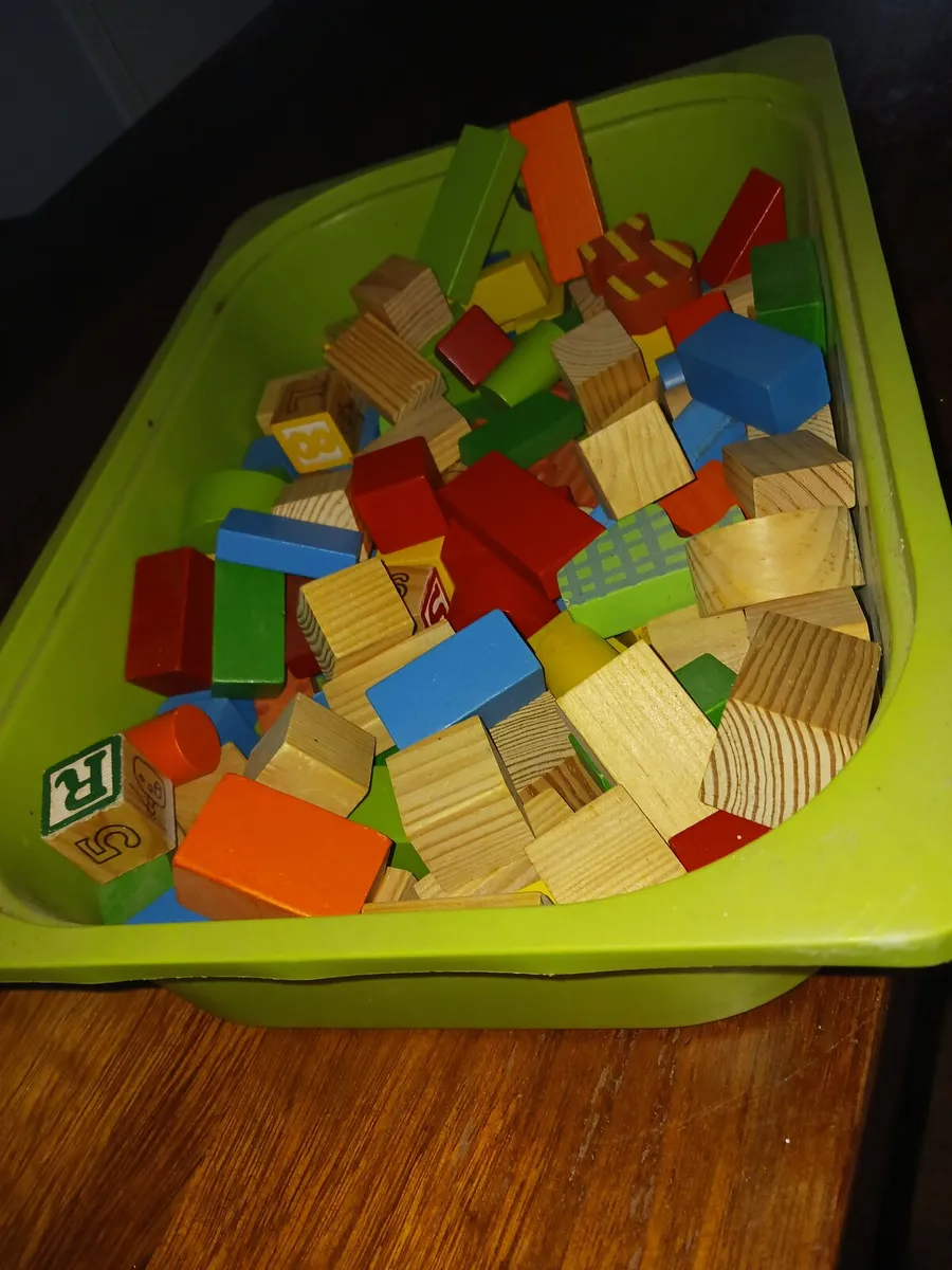Kids toys and books - Image 3
