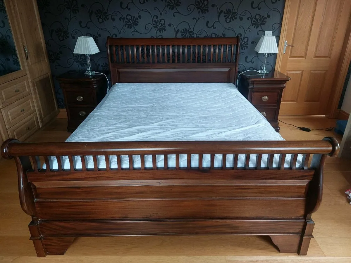 Mahogany Sleigh Bed with Lockers - Image 4