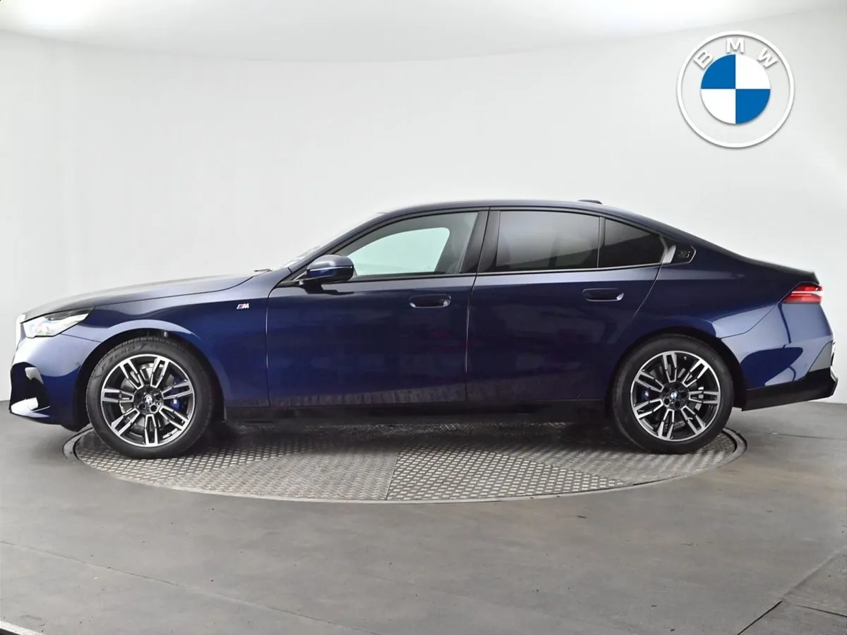 BMW 5 Series 520i M Sport Saloon - Image 3