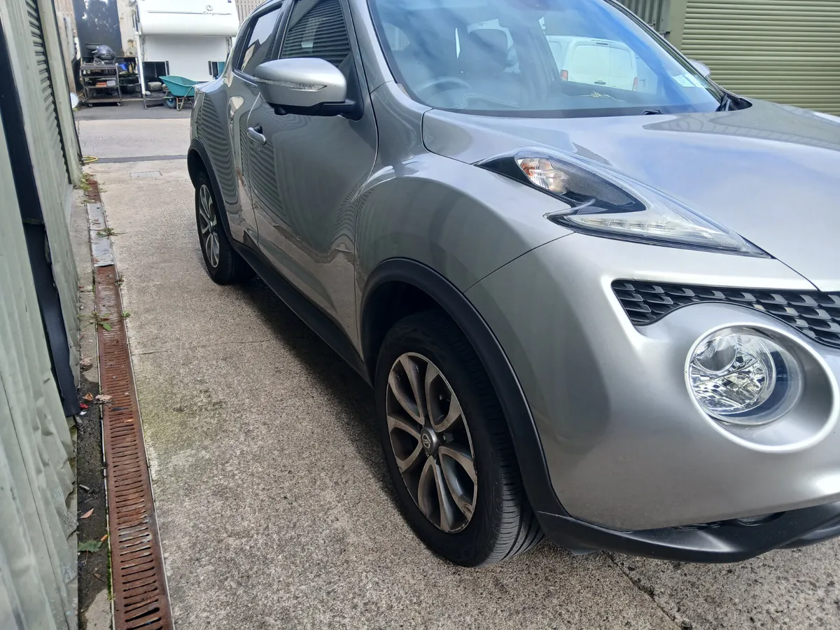 Low mileageNissan Juke  automatic  1.6 petrol 2015 - Image 3
