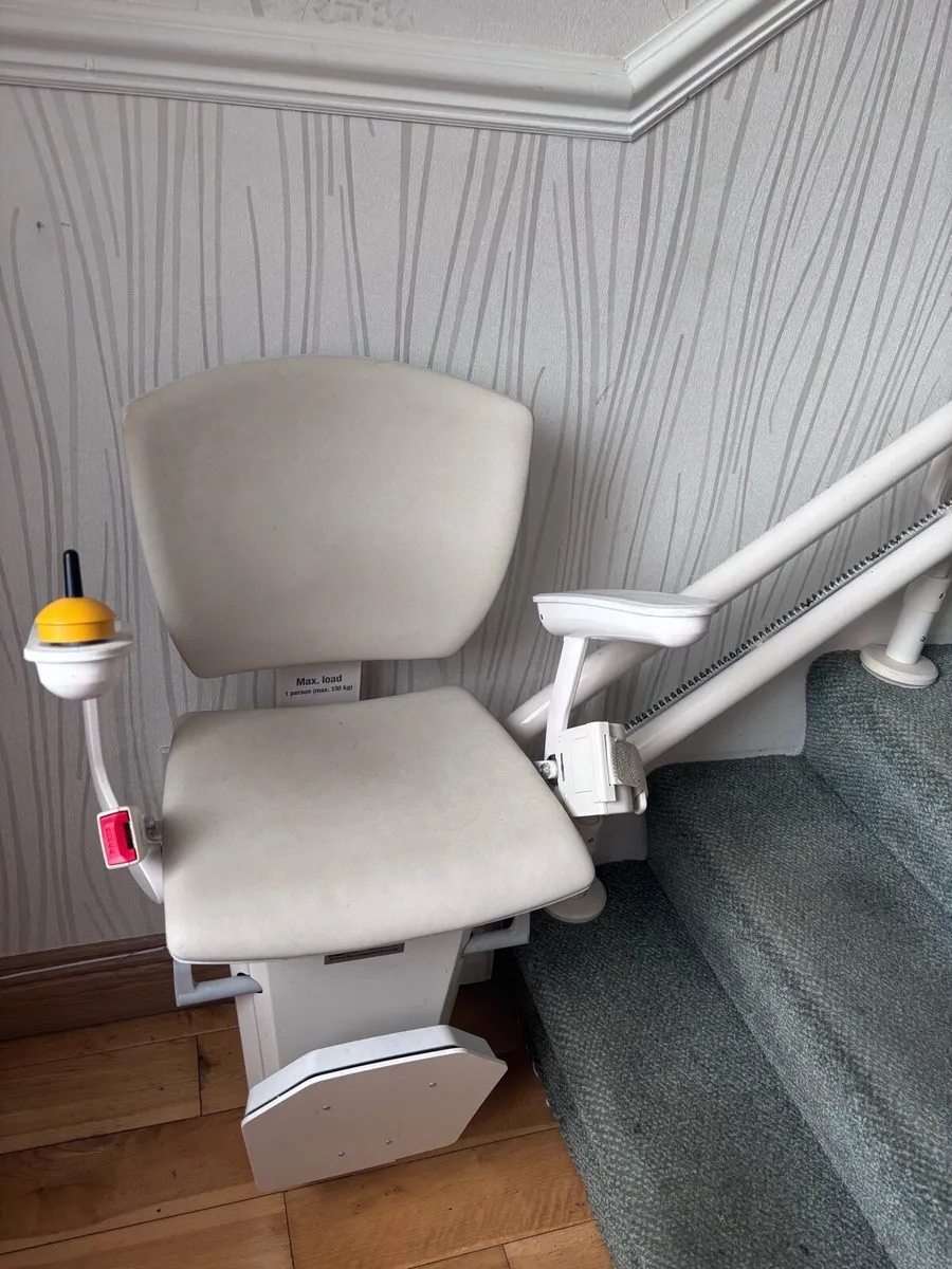 Stair lift with optional bend - Image 1