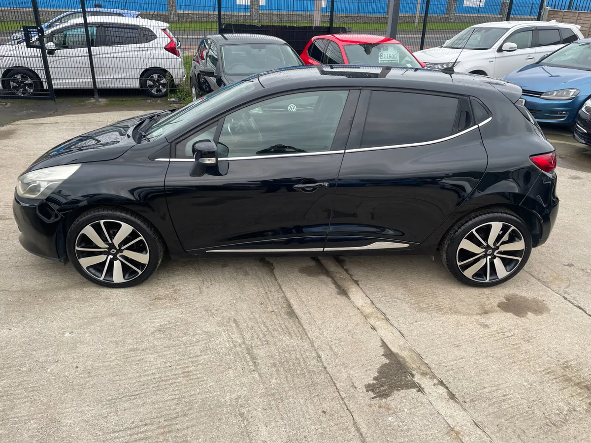 151 Renault Clio 1.2 Petrol Automatic 5dr Model - Image 4