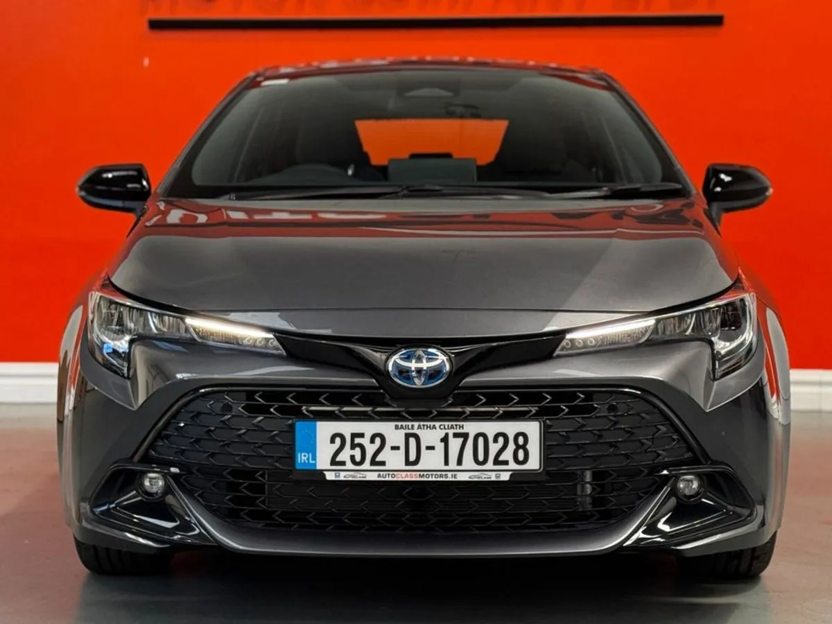 Toyota Corolla H B Luna HEV 4DR Auto  63 - Image 3