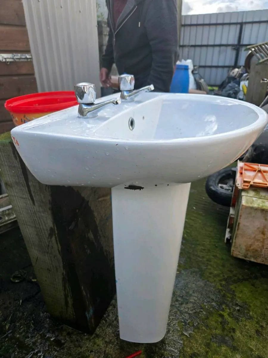 Wash hand basin - Image 3