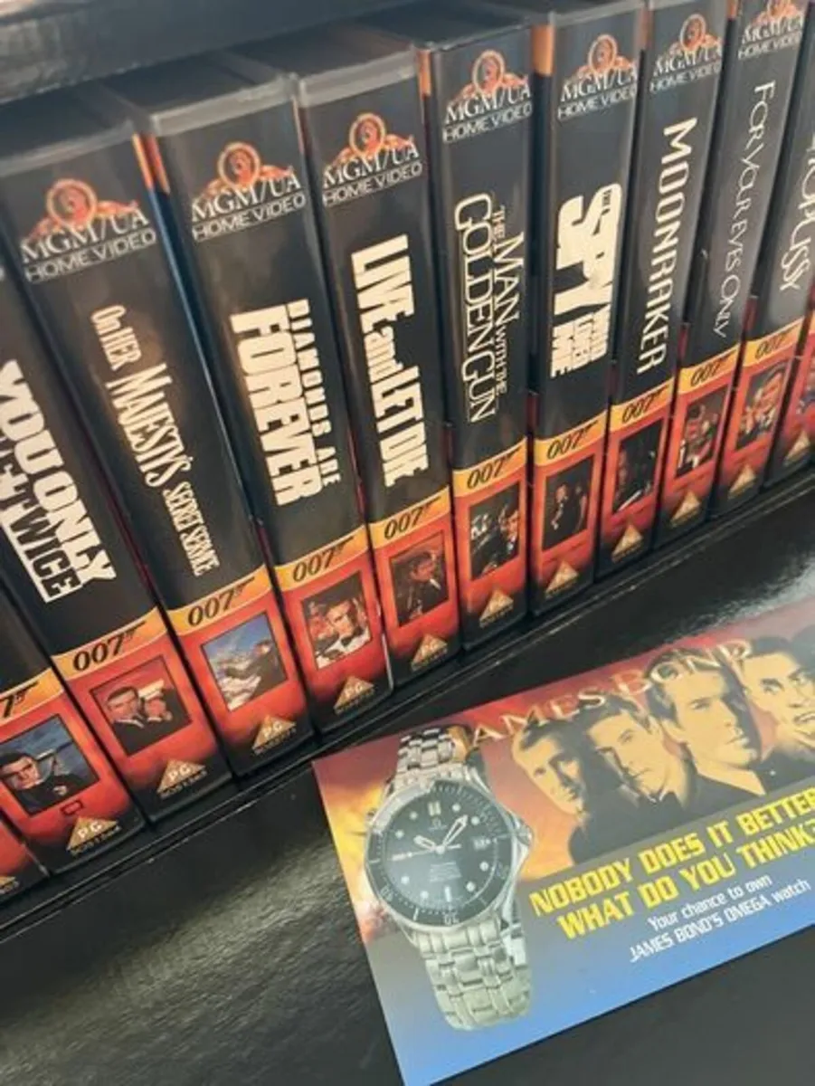 James Bond VHS Box Set. 17 Films. - Image 3