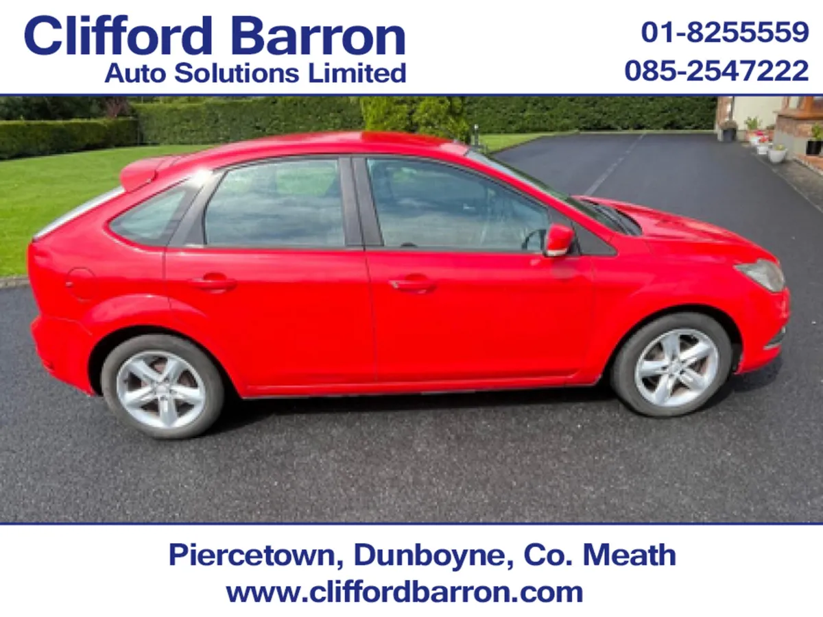 Ford Focus ZETEC 1.4 5SPEED 5DR - Image 3