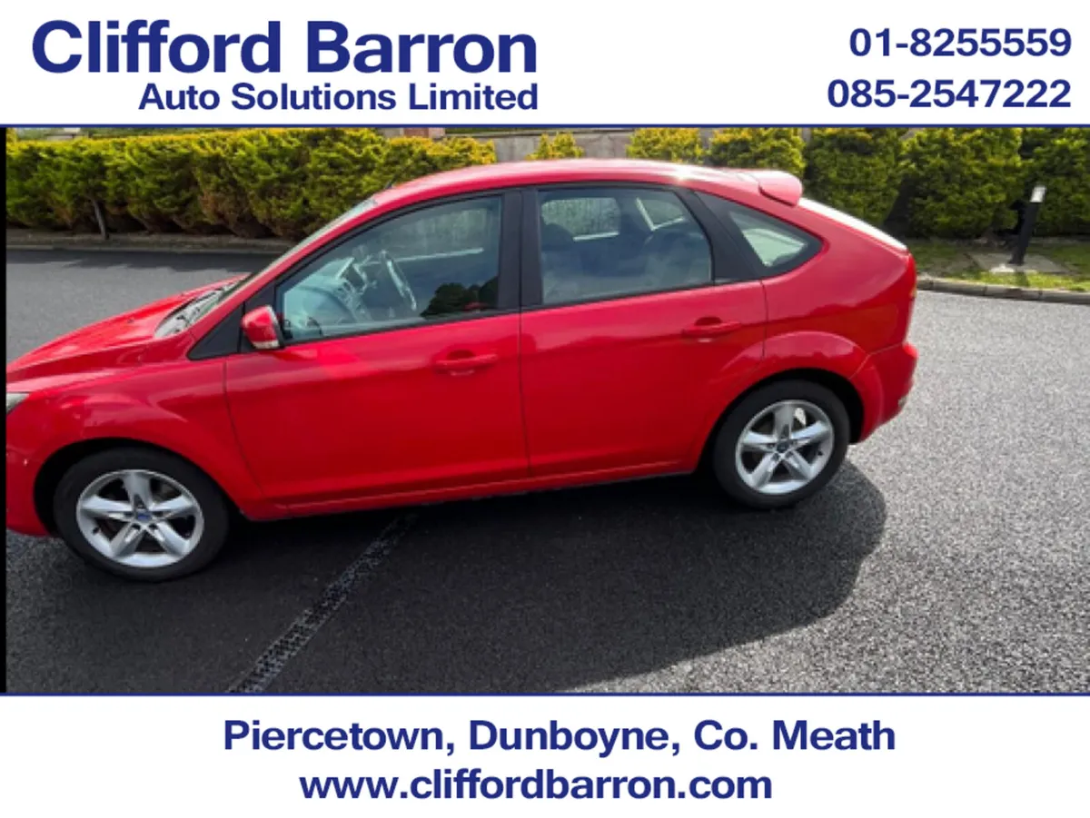 Ford Focus ZETEC 1.4 5SPEED 5DR - Image 4