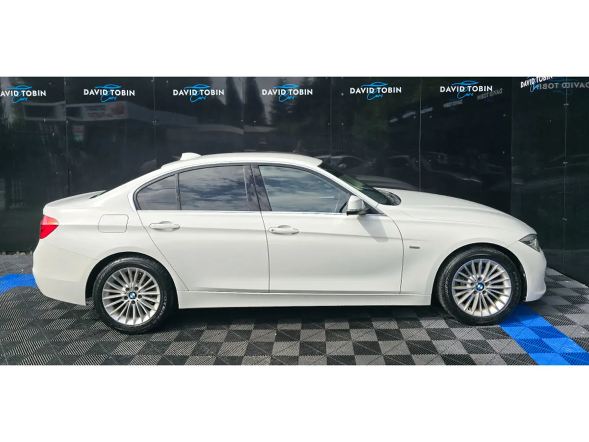 BMW 3-Series 320D LUXURY LOW MILEAAGE - Image 3