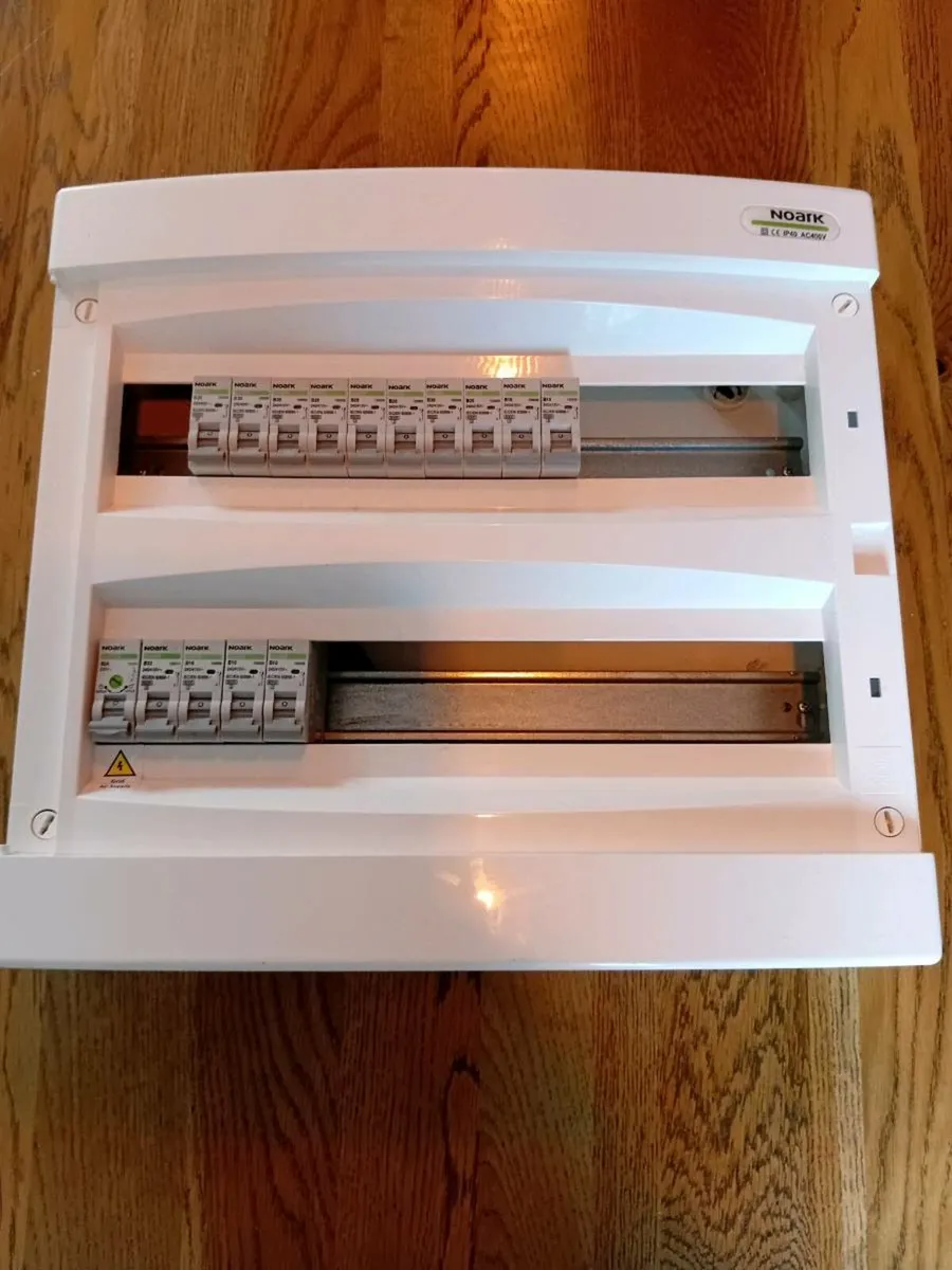 Fuse board 2 rows - Image 1