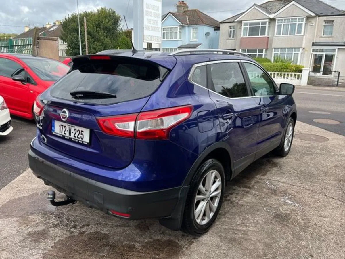 Nissan QASHQAI 1.5 SV Premium 17 4DR - Image 3