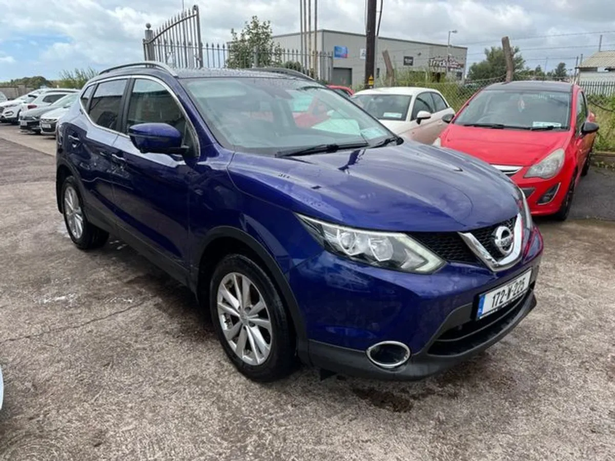 Nissan QASHQAI 1.5 SV Premium 17 4DR - Image 4