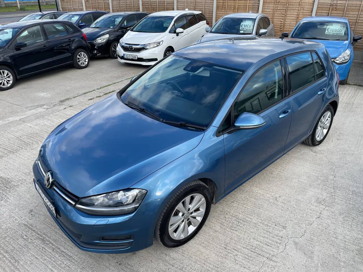 142 Volkswagen Golf 1.2 TSI Automatic 5dr Model - Image 4