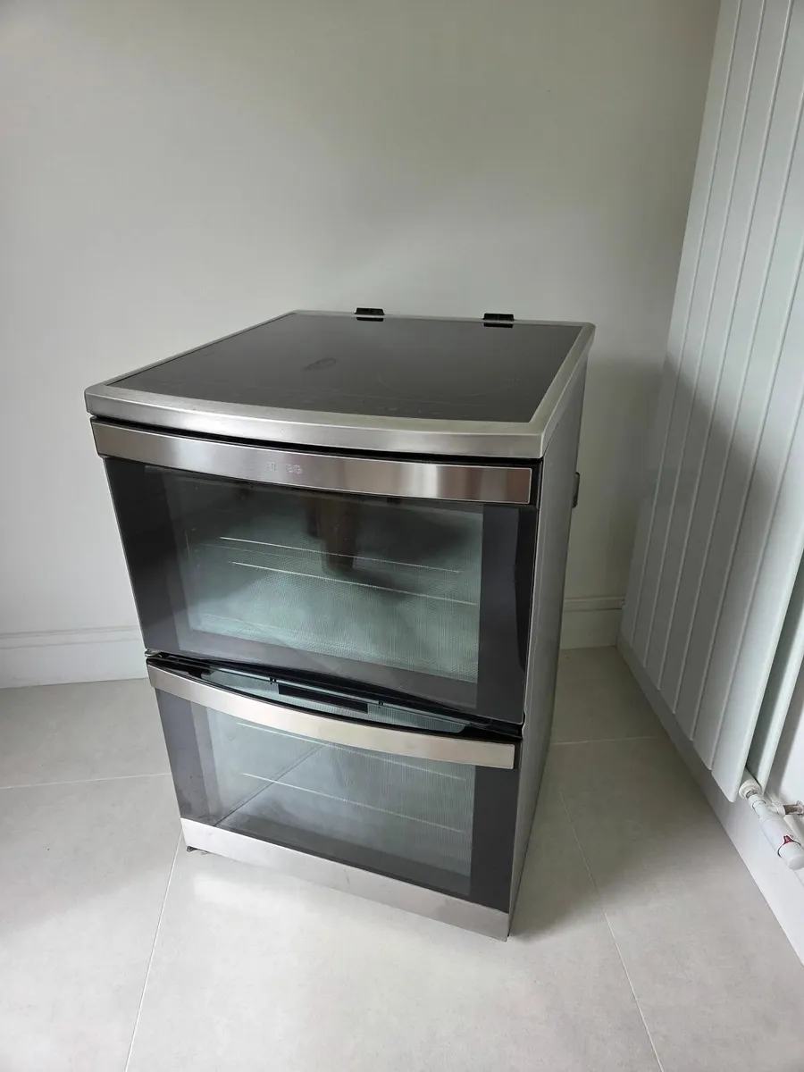 AEG double oven - Image 1
