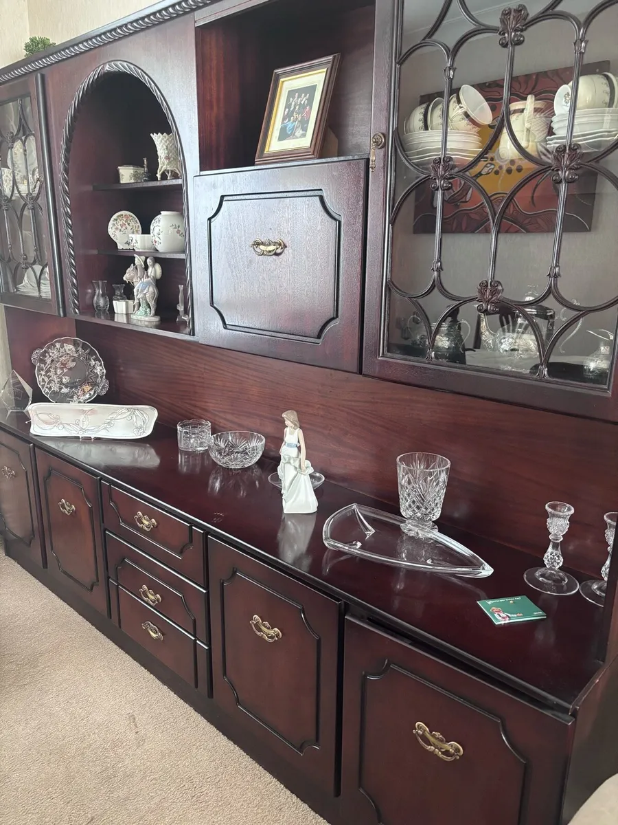 Large mahogany unit - Image 1