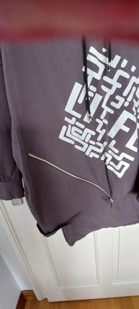 Clothes - Image 2