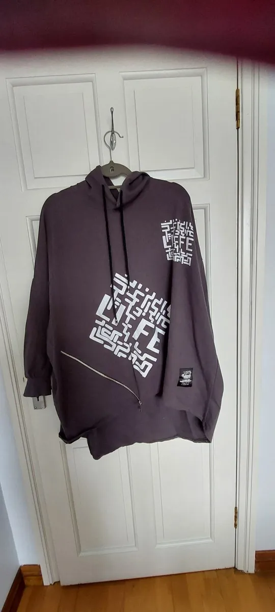 Clothes - Image 3
