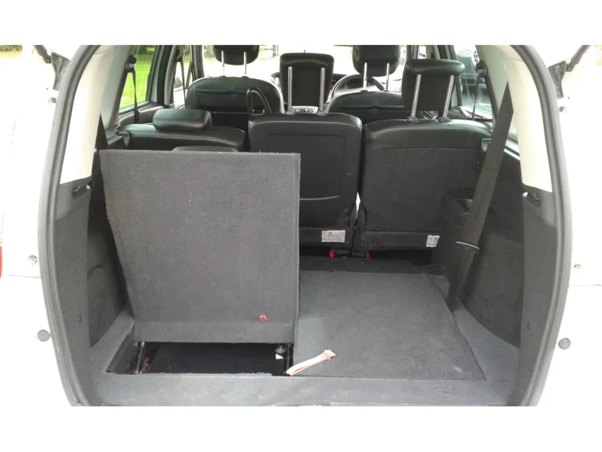 Renault Grand Scenic 1.5 DCI DYNAMIQUE TT LUXURY S - Image 2