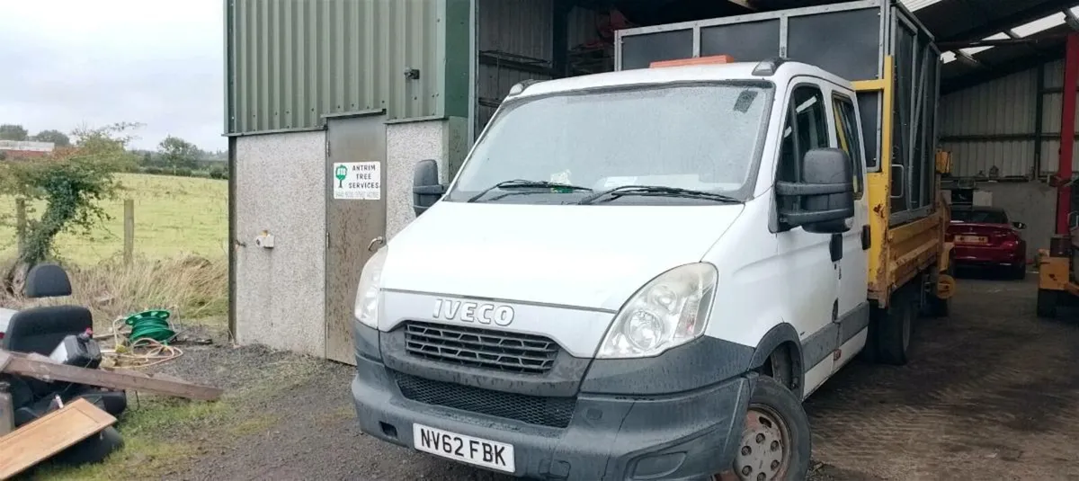 Iveco daily tipper truck for tree surgery - Image 1