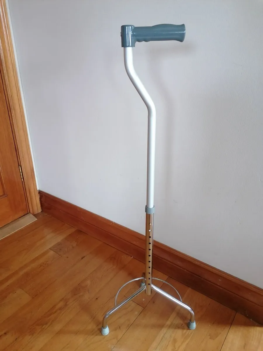 Adjustable tripod Walking stick - Image 2